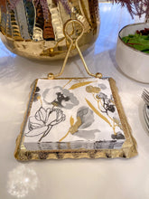 Cargar imagen en el visor de la galería, Marble Napkin Holder