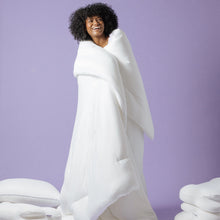 Cargar imagen en el visor de la galería, Marshmellow Comforter | Down Comforter | Machine Washable
