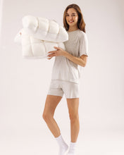 Cargar imagen en el visor de la galería, Puff Pillow | Cooling Bedding Pillow | Puff Grid Design
