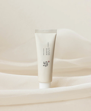 Cargar imagen en el visor de la galería, BEAUTY OF JOSEON Relief Sun Rice + Probiotics SPF Sunscreen
